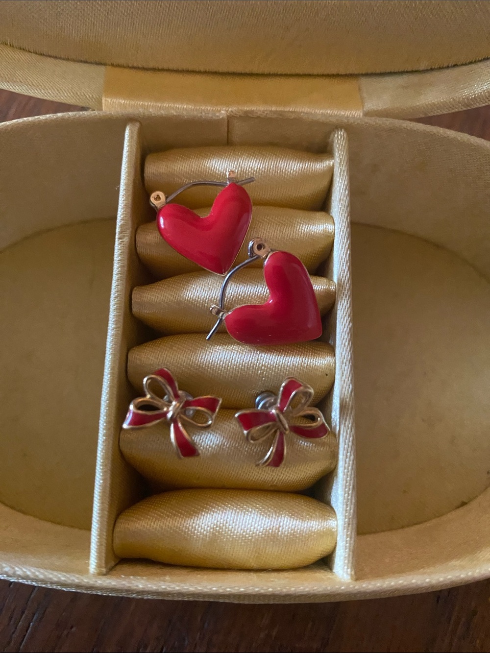 Red Heart and Bow Earrings Set - Women's Jewelry